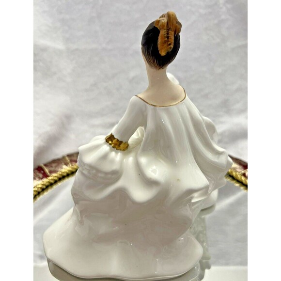 Vintage Royal Doulton My Love Figure H.N. 2339-1965 - Picture 6 of 13